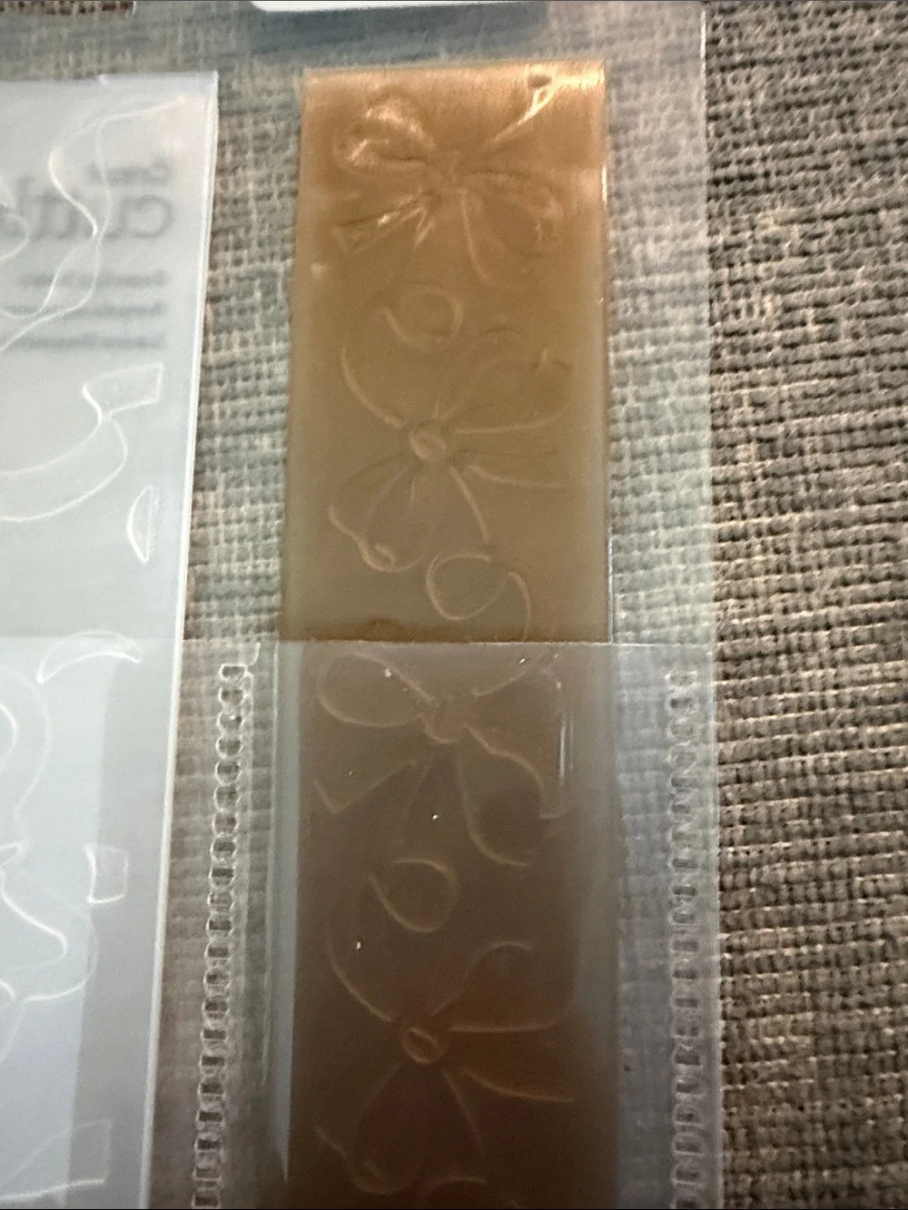 Cricut Anna Griffin dancing bows  embossing Folder